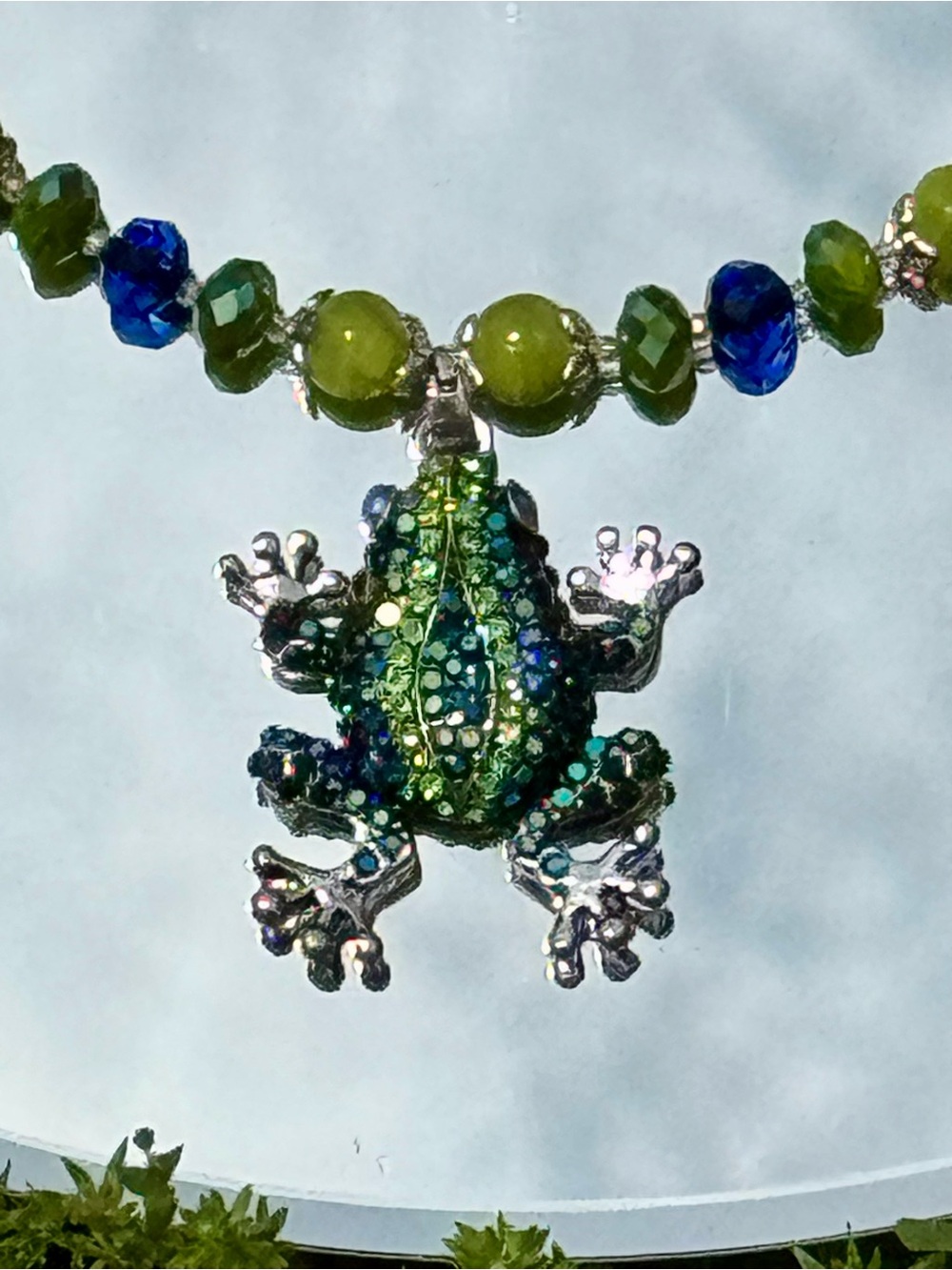 FROG! Jade & Glass Necklace, Bracelet & Earring Set - Little More Green - Picture 3 of 4
